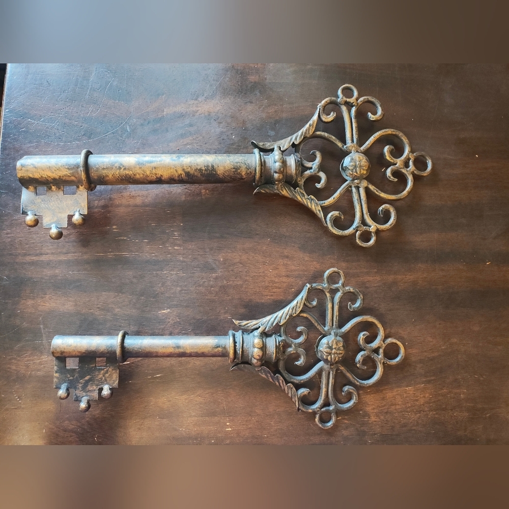 Decorative Antique-Style Metal Keys